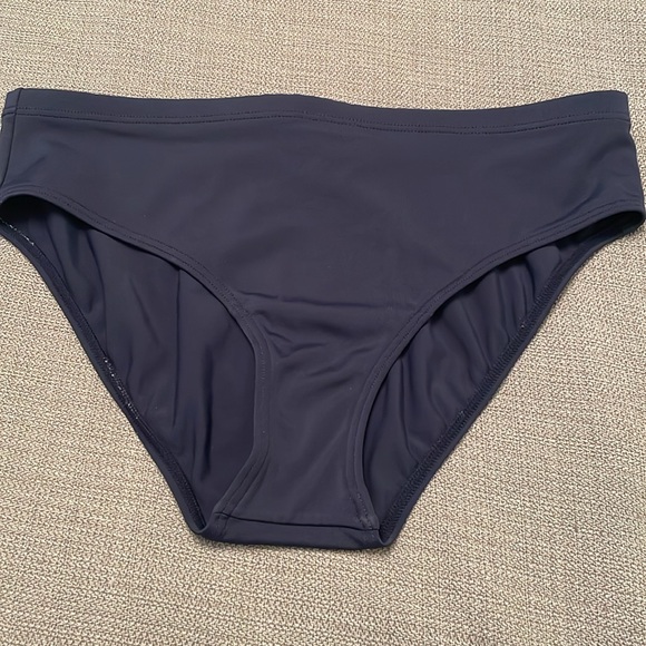 Croft & Barrow Navy Blue Swim Bottoms Size 8 High Waisted - Picture 9 of 9